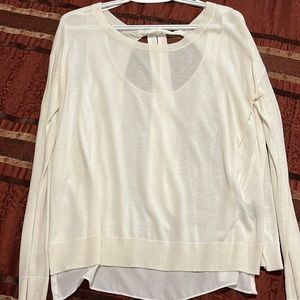 RW&CO white sweater/blouse. Mixed material. Size Med. Slightly worn.